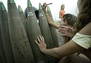 http://www.thebirdman.org/Index/Others/Others-Doc-Jews/+Doc-Jews-Israel-Torture&Terror&War&Racism&EthnicCleansing/DavidIckeOnOriginsOfTheMideastConflict2_files/kidswritingonbombs2.jpg