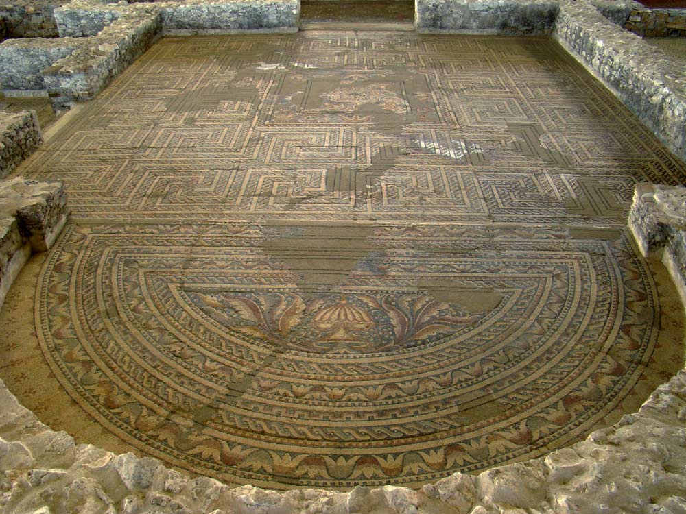 Мозаичный пол на «римской» вилле Альменара-Пурас (Almenara-Puras, Valladolid), центральная Испания