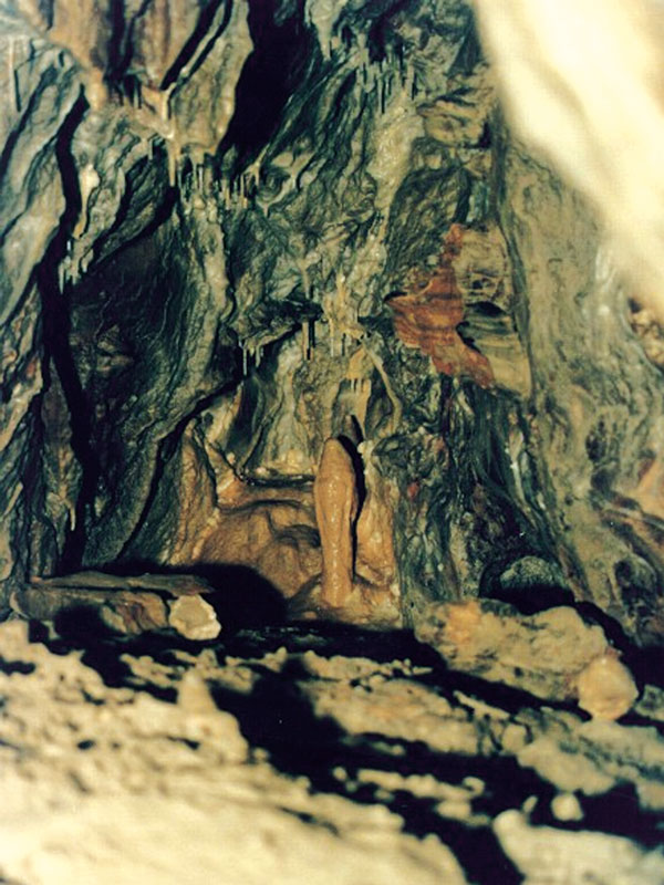 Пещера Марии Магдалины. Иллюстрация из книги Светланы Левашовой «Откровение»