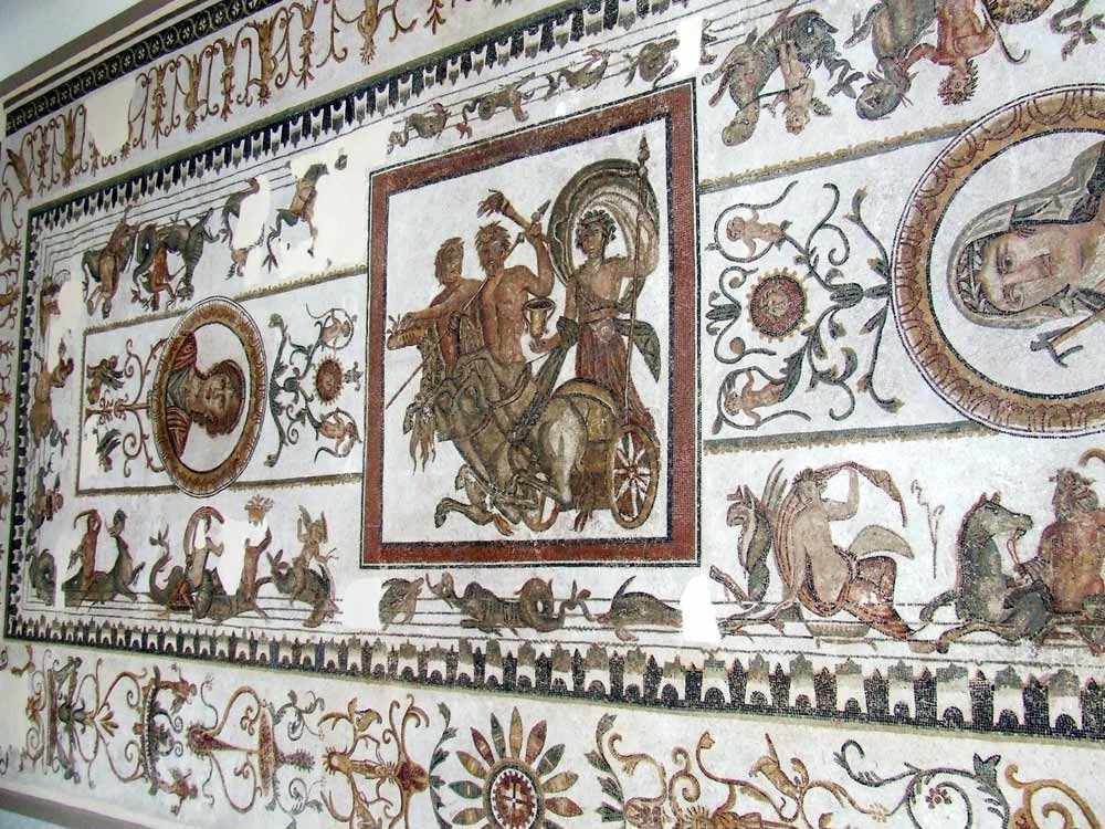 Мозаика со славяно-арийскими символами, Турбурбо Маджус, Тунис