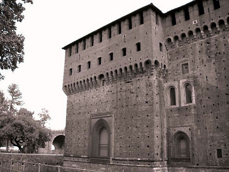 Рис. 2. Замок Сфорцо в Милане