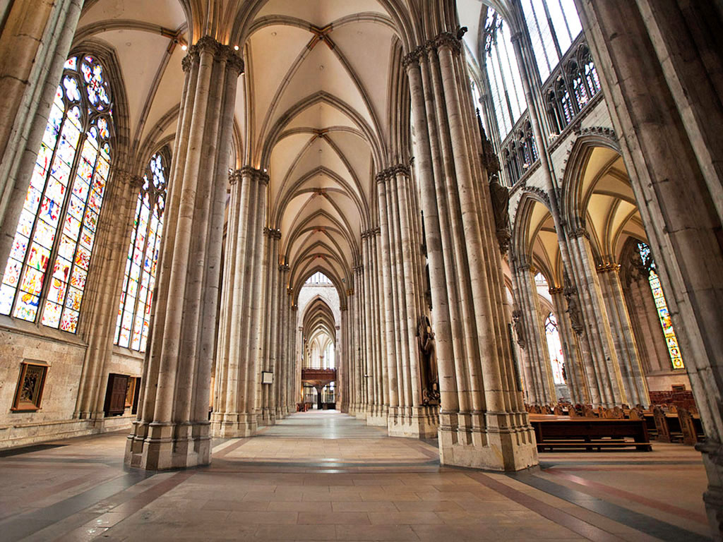 Кёльнский собор. Построен в XIX веке