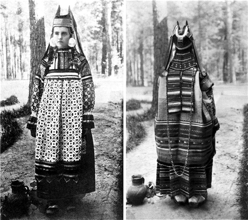 Женщина в праздничном костюме Скопинского уезда Рязанской губернии. Фото 1900-х гг. Из книги «Русский народный костюм». ГИМ, 1989 г.