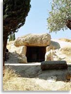 Мегалитический курган Куэва де Менга, г. Антекера, Испания