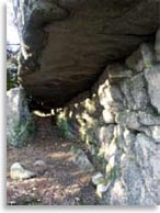 Мегалитическая стена на горе Шаман, с. Нижнетамбовское, на Амуре