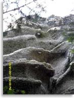 Мегалитическая стена на горе Шаман, с. Нижнетамбовское, на Амуре