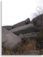 Мегалиты на горе Пидан, Шкотовский район, Приморье