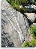 Мегалитические камни на горе Пидан