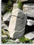 Мегалитические камни на горе Пидан