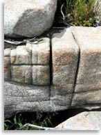 Мегалитические камни на горе Пидан