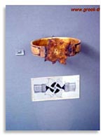 Свастика на Браслете, Микены, 1600 до н.э.