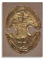 Свастика на Нагрудном знаке воина, Крит, 1500—1000 до н.э.