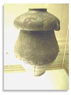 Свастика на Урне для праха, Кьюзи, Тоскана 900-700 г.до н.э.