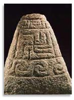 Свастика на кельтском памятнике, the Kermaria Stone, 4 в. до н.э.