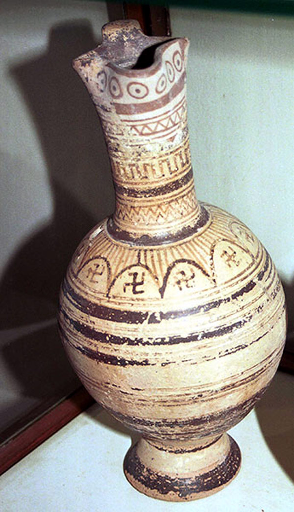 Свастика на Керамике, Крит, 1500—1000 до н.э.