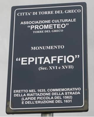 Табличка культурной ассоциации «Прометей». Торре дель Греко