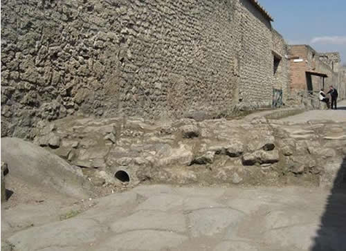 Водовод инженера Фонтана на Via di Nocera. Помпеи